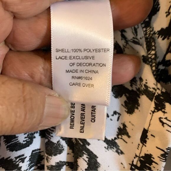 Laura Ashley Blouse Button Up Lace Detail 3/4 Sleeves Top Sz Medium Gorgeous - Picture 9 of 9